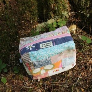 Softpaw Vintage handmade cosmetic case